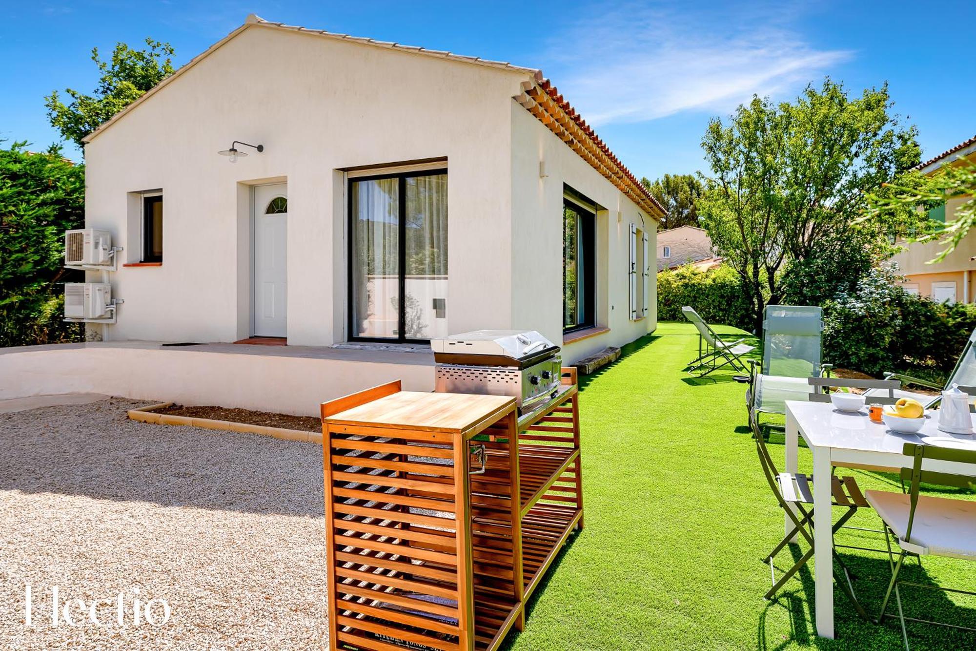 Villa Oliveda - Piscine & Salon Cinema Lourmarin Exteriér fotografie